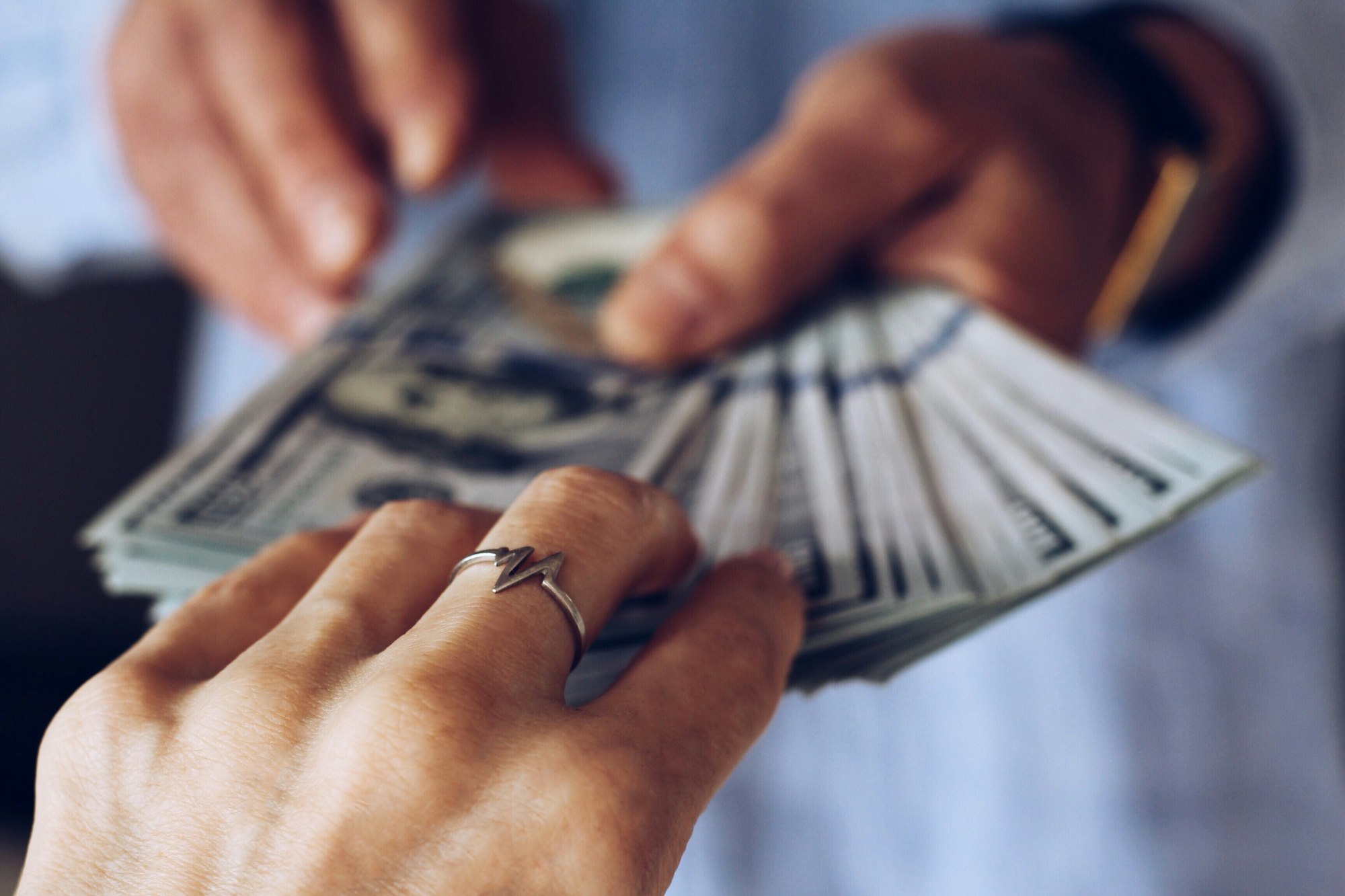 Descubre la revolución financiera: Inversión Virtual de Bancolombia